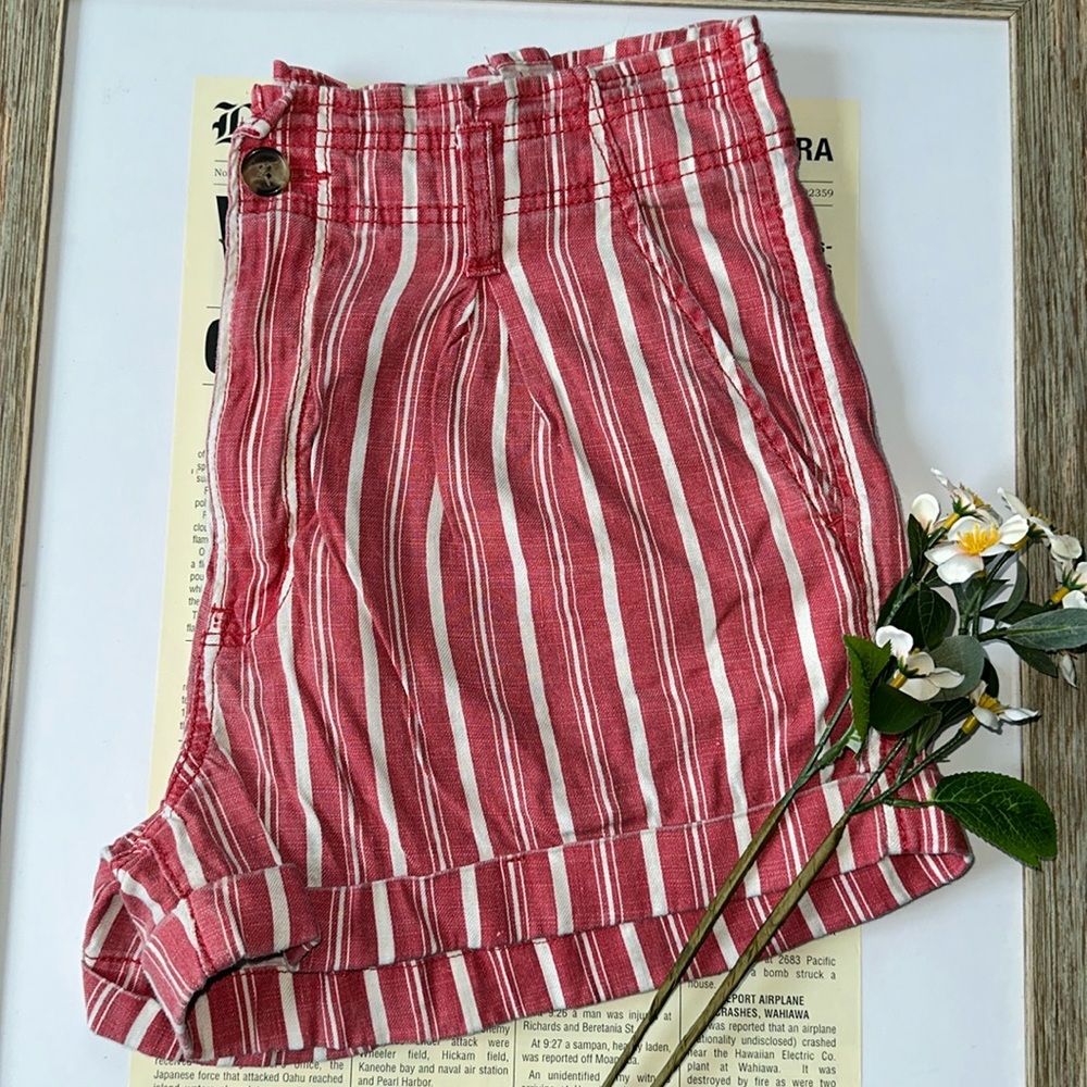 American Eagle Red and white Stripe short. Linen blend. Great for summer.